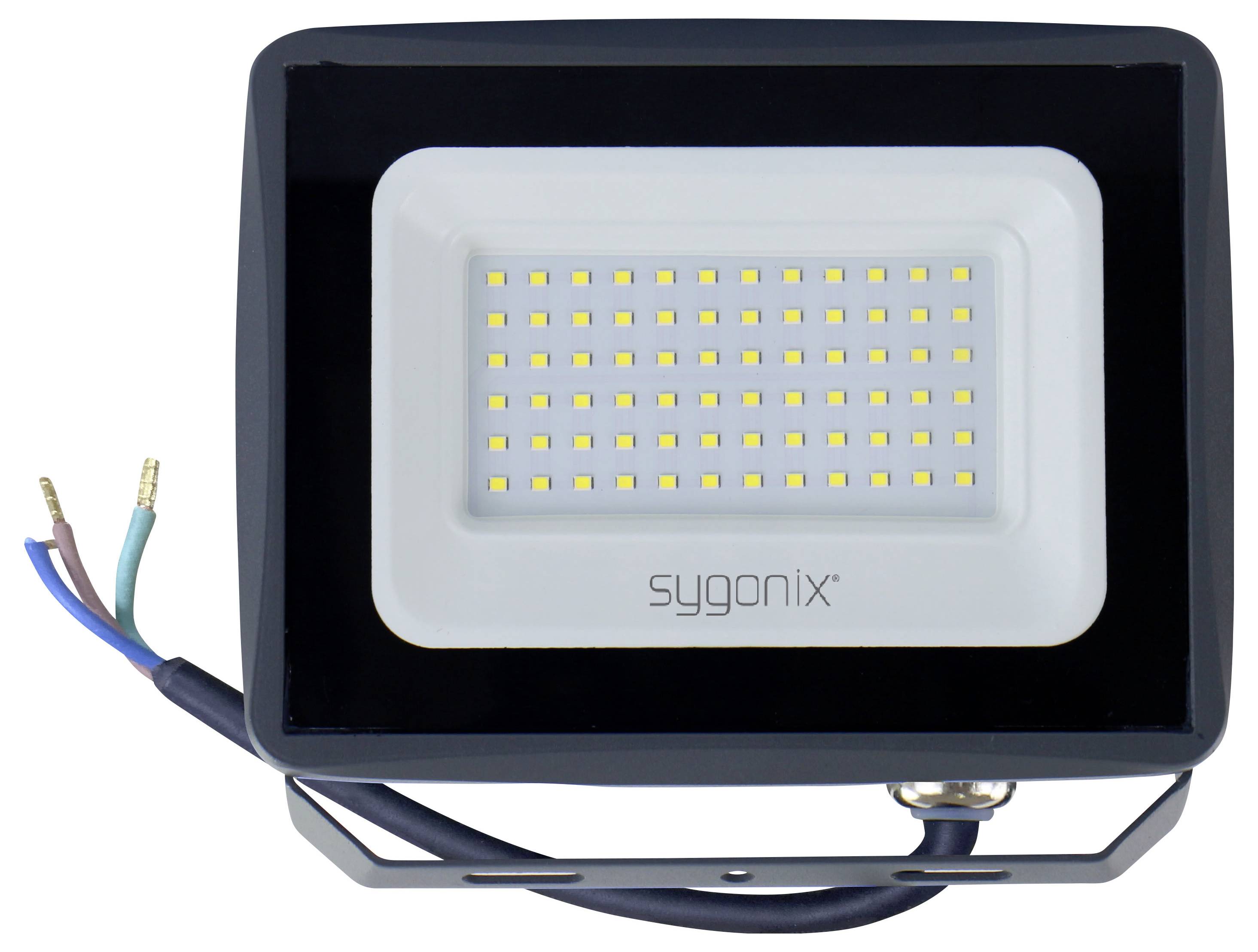 Černý LED reflektor s bílým čelem, logem Sygonix a třemi exponovanými napájecími vodiči na montážní konzole.