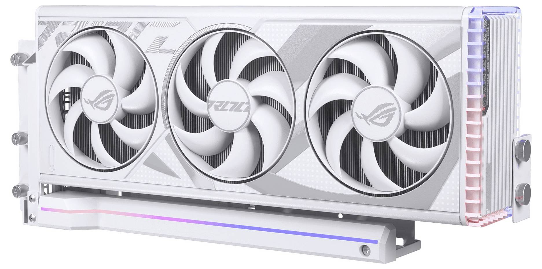 Bílá grafická karta s třemi chladicími ventilátory a RGB osvětlením na straně, která vykazuje elegantní a moderní design.
