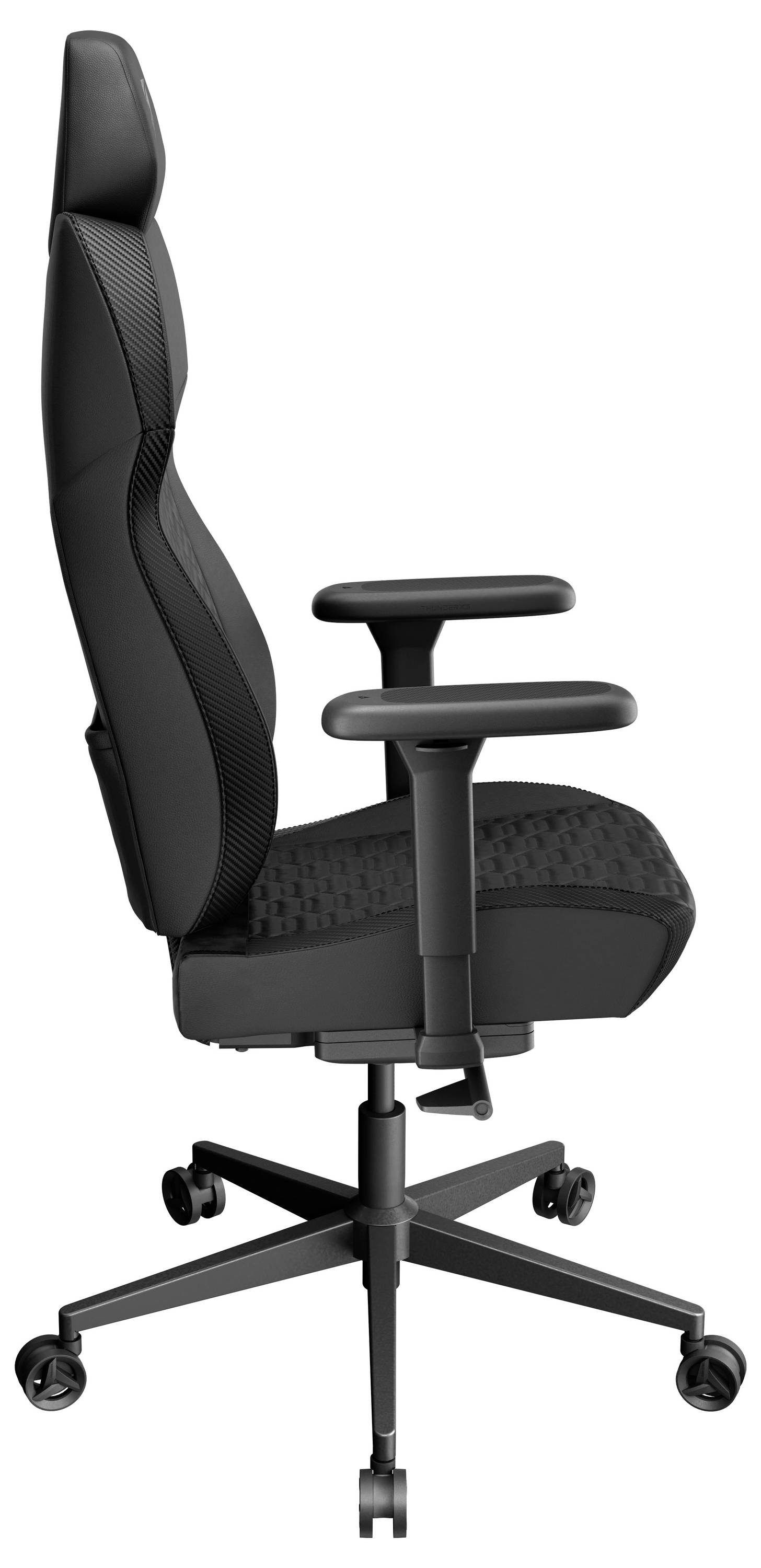 Ergonomická černá kancelářská židle s nastavitelnými područkami, vysokým opěradlem a pojízdnou základnou, pohled z boku.