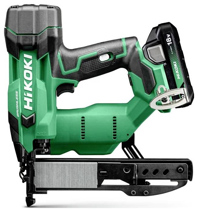 Zelená a černá 18V bezdrátová hřebíkovací pistole HiKOKI s ergonomickou rukojetí, zásobníkem a spouští, určená pro stavební použití.