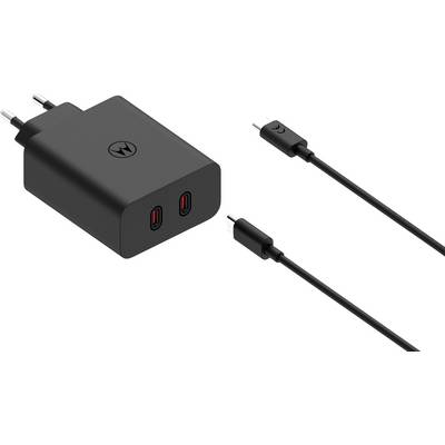 Černá duální USB nabíječka s dvěma USB-C kabely; nabíječka má logo na horní straně a dva USB-C porty, vhodná pro nabíjení zařízení.