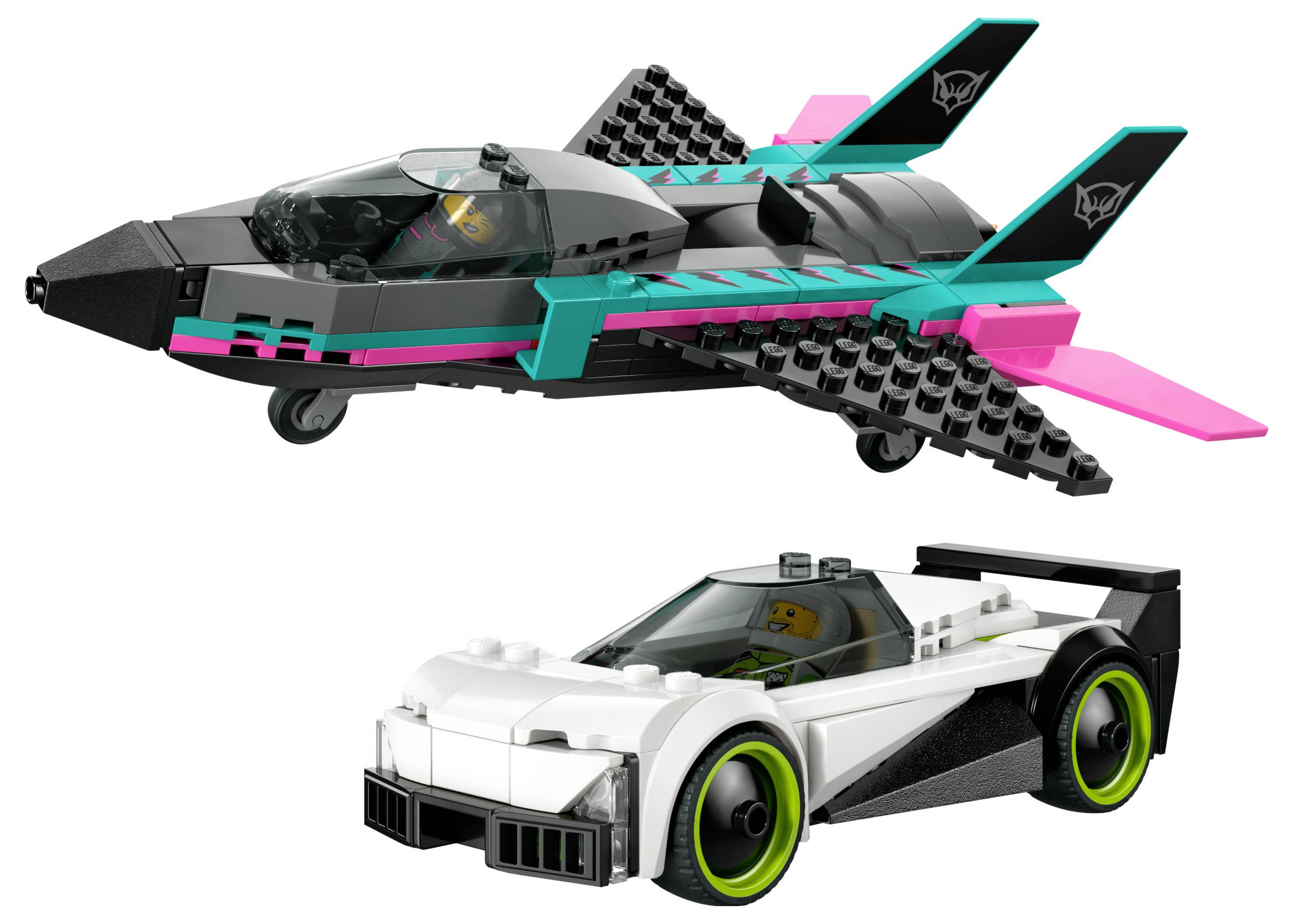 Lego tryskáč s růžovými a tyrkysovými akcenty letí nad elegantním bílým sportovním autem Lego s koly lemovanými zelenou barvou.