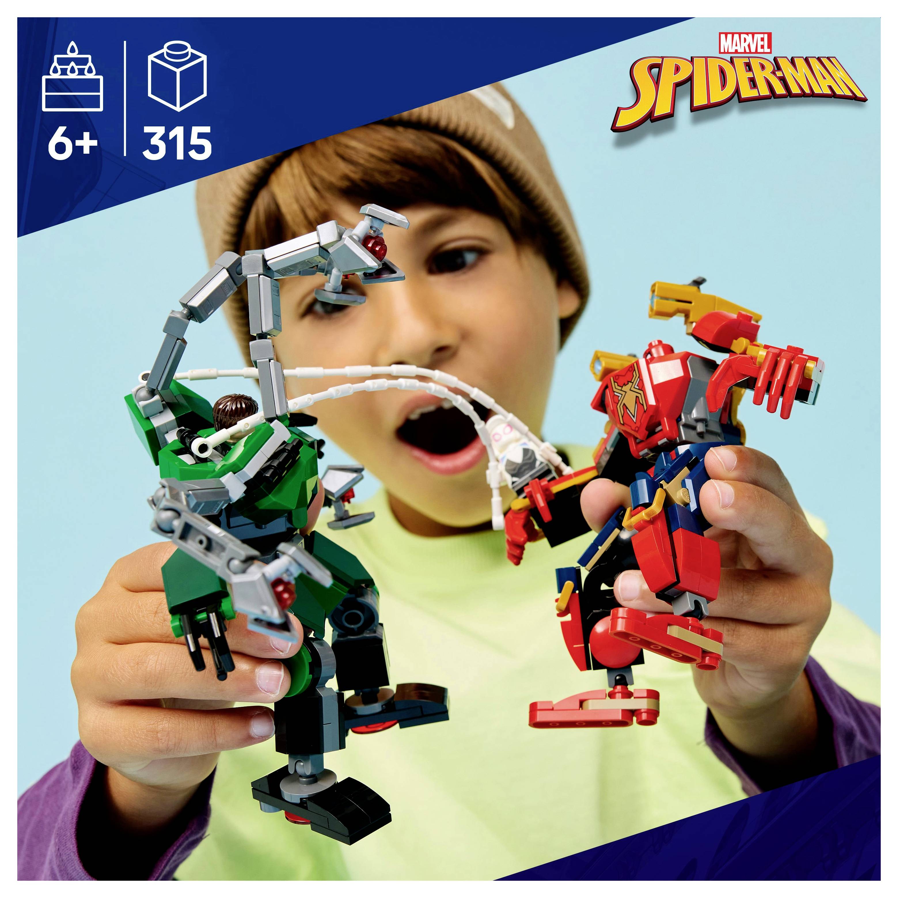 Dítě si hraje s figurkami LEGO Spider-Mana a Green Goblina. Obrázek zobrazuje nadšení a kreativitu se zaměřením na imaginativní hru.
