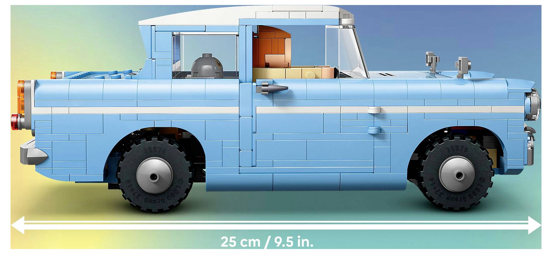 Modrý model auta z LEGA, pohled z boku, měřící 25 cm (9,5 palce) na délku.