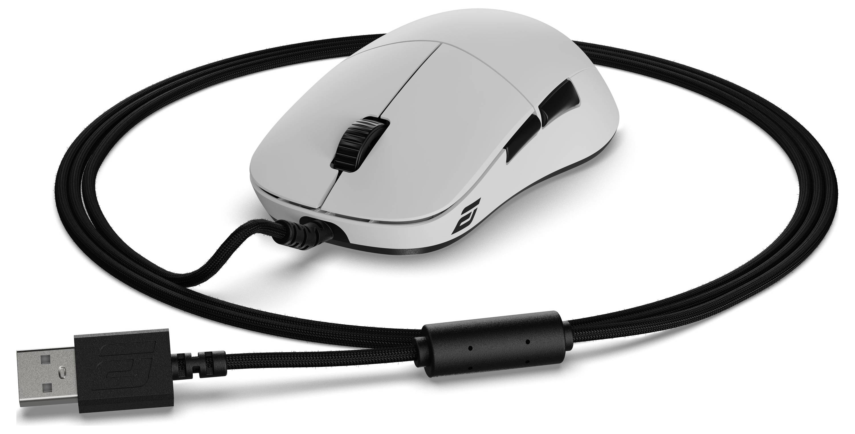 Kabelová počítačová myš s bílým horním povrchem, černými tlačítky a konektorem USB.