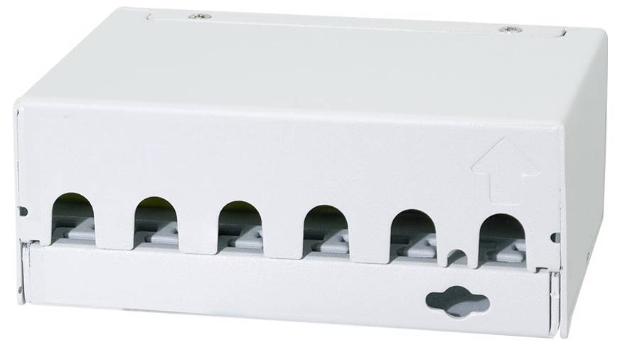 Bílý rozvodný box s body pro vstup kabelů a krytem, určený pro elektrické připojení.