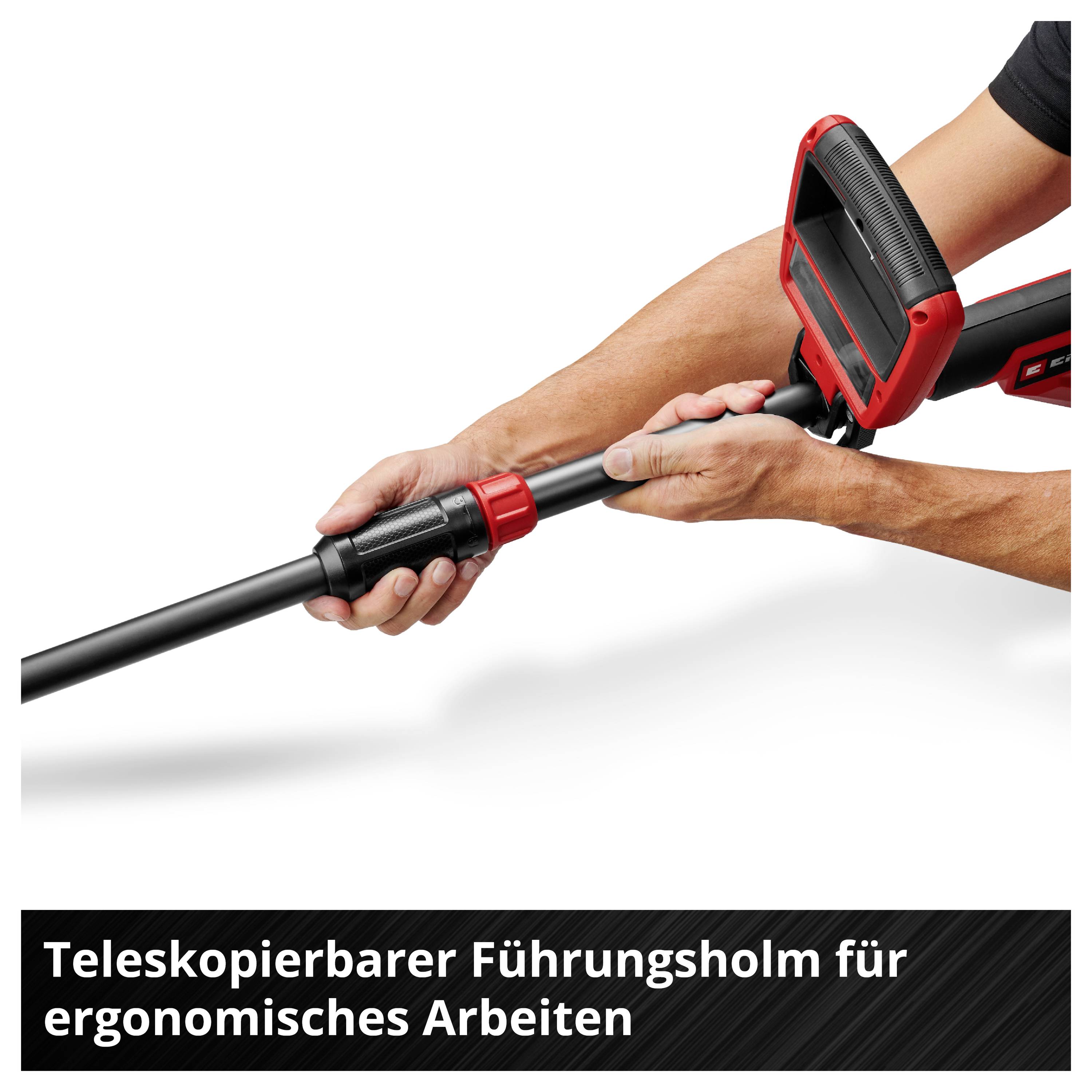 Osoba drží teleskopickou rukojeť s displejem, která usnadňuje ergonomickou práci.