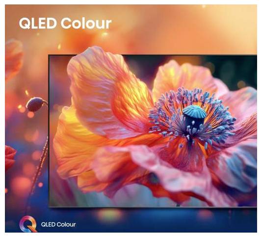 Živý detail květu na obrazovce QLED televize, který ukazuje sytné barvy a jemné okvětní lístky, s textem 'QLED Barva' nahoře.