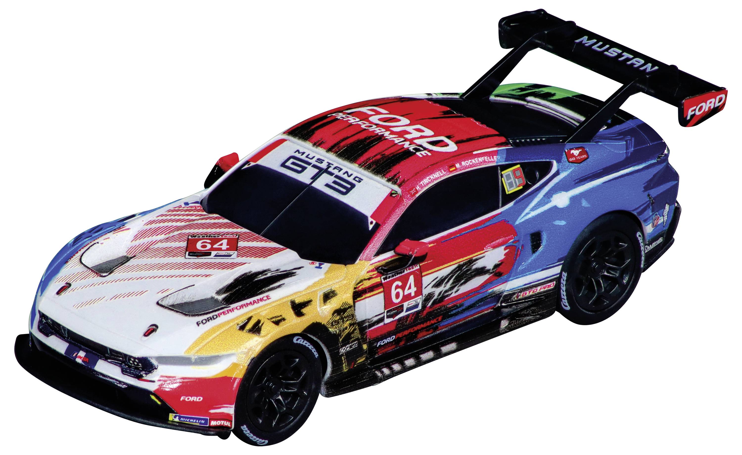 Model závodního vozu v červené, modré a žluté barvě s nápisem 'Ford Mustang GT3' na kapotě, s číslem 64 a různými sponzorskými logy.