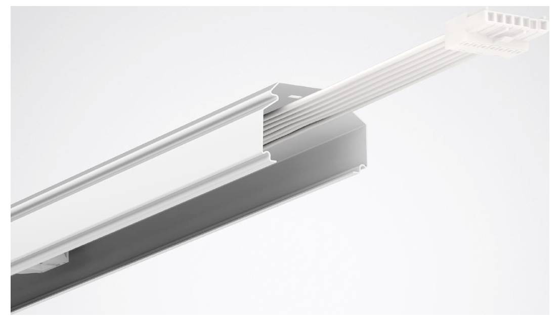 Detailní snímek elektrického konektoru s více vodiči vycházejícími z kovové skříně, který zdůrazňuje design konektoru a detaily zapojení.