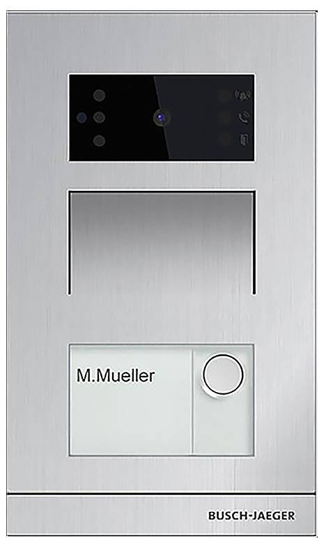 Interkom displej s kamerou a tlačítkem označeným „M. Mueller" na kovové desce.