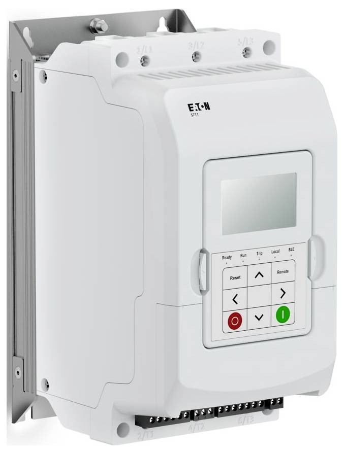 Elektrické zařízení s digitálním displejem a ovládacím panelem s několika tlačítky, umístěné na kovovém rámu.