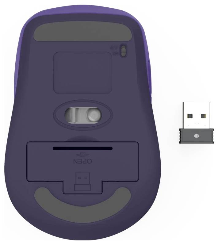 Fialová bezdrátová počítačová myš s USB donglem umístěným vedle ní, zobrazená z pohledu zespodu s přihrádkou na baterie a vypínačem.