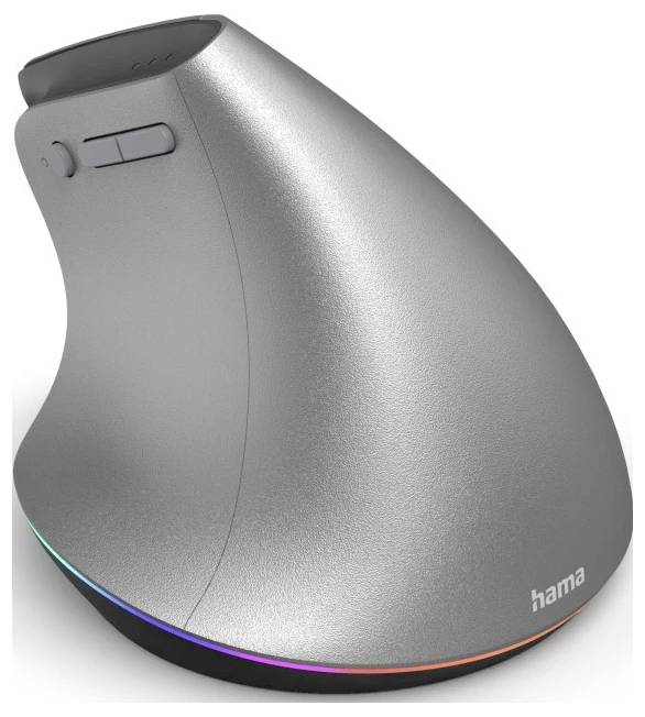 Stříbrná ergonomická vertikální počítačová myš s RGB podsvícením u základny a dvěma postranními tlačítky, navržená pro pohodlné umístění ruky.
