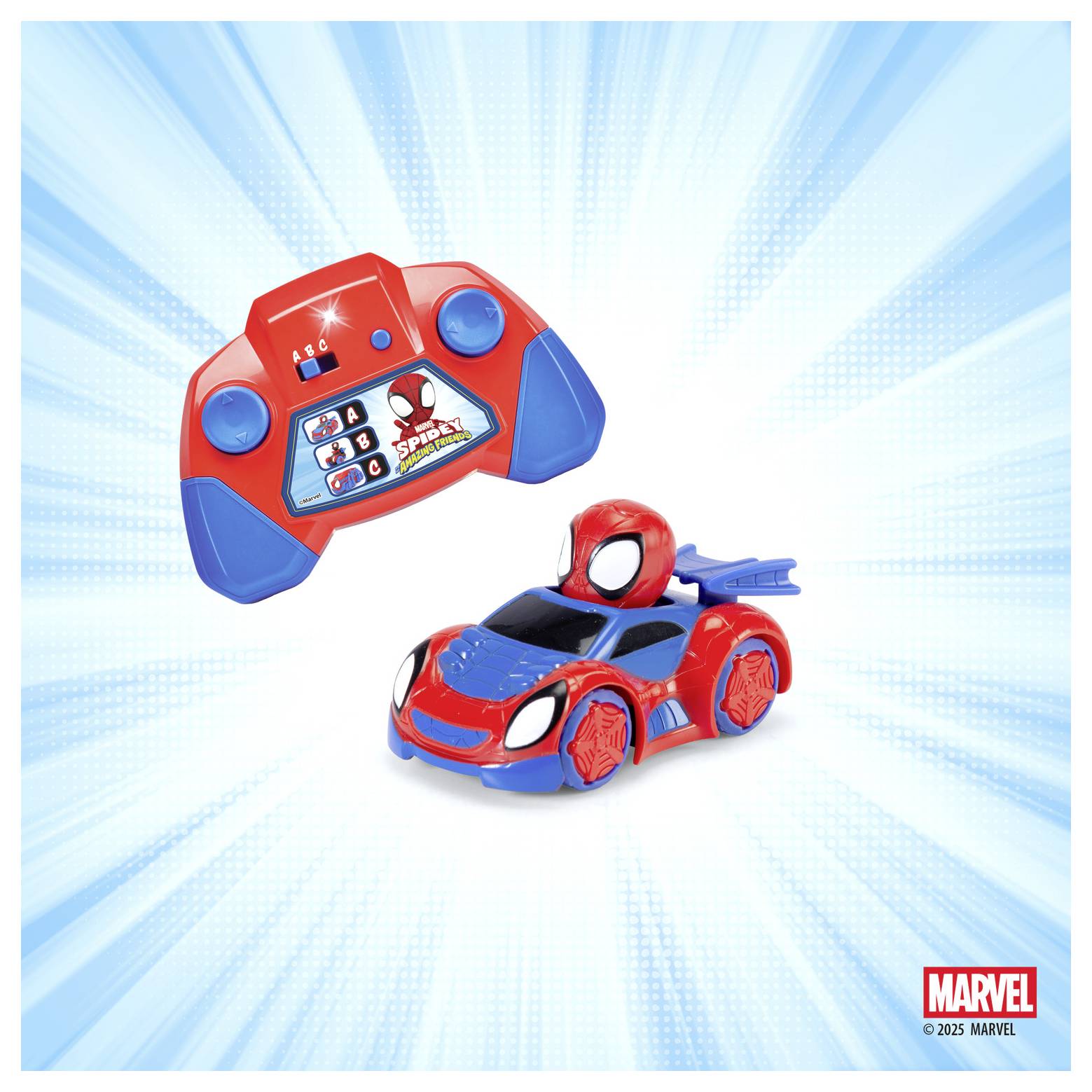 Červené a modré hračkářské autíčko s designem Spider-Mana a odpovídajícím dálkovým ovladačem na světle modrém burst pozadí. Logo Marvel v rohu.