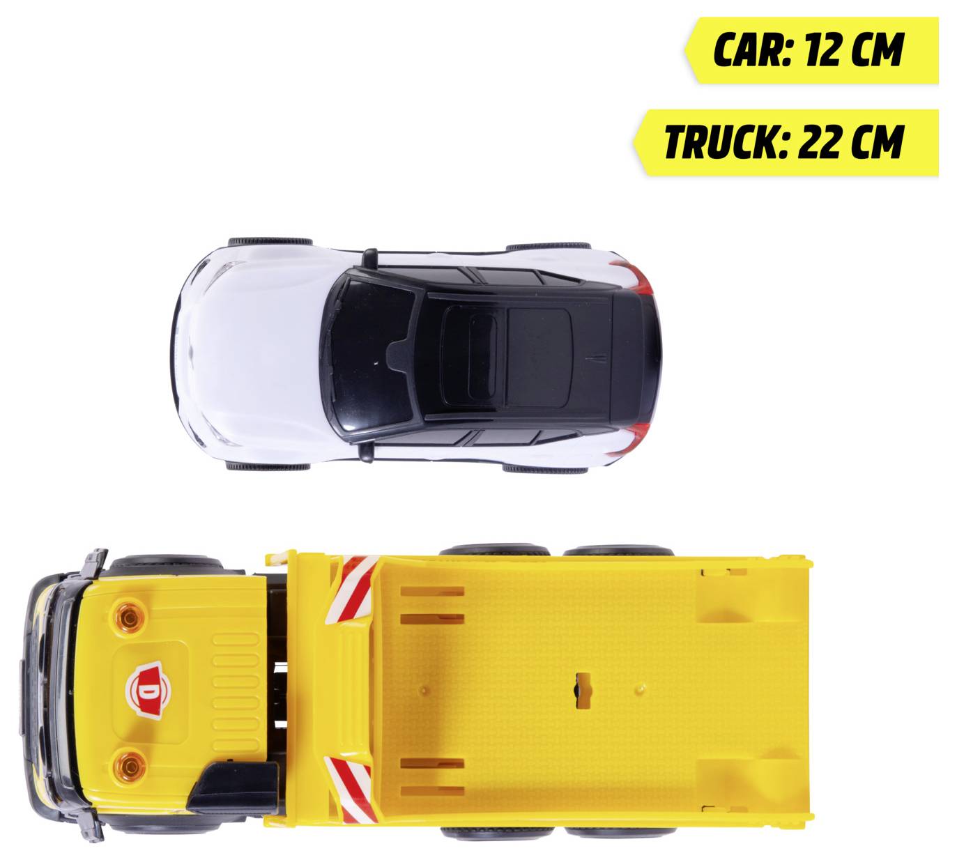 Pohled shora na hračkové vozidla znázorňující bílé auto (12 cm) a žlutý náklaďák (22 cm) s cenovkami v centimetrech.