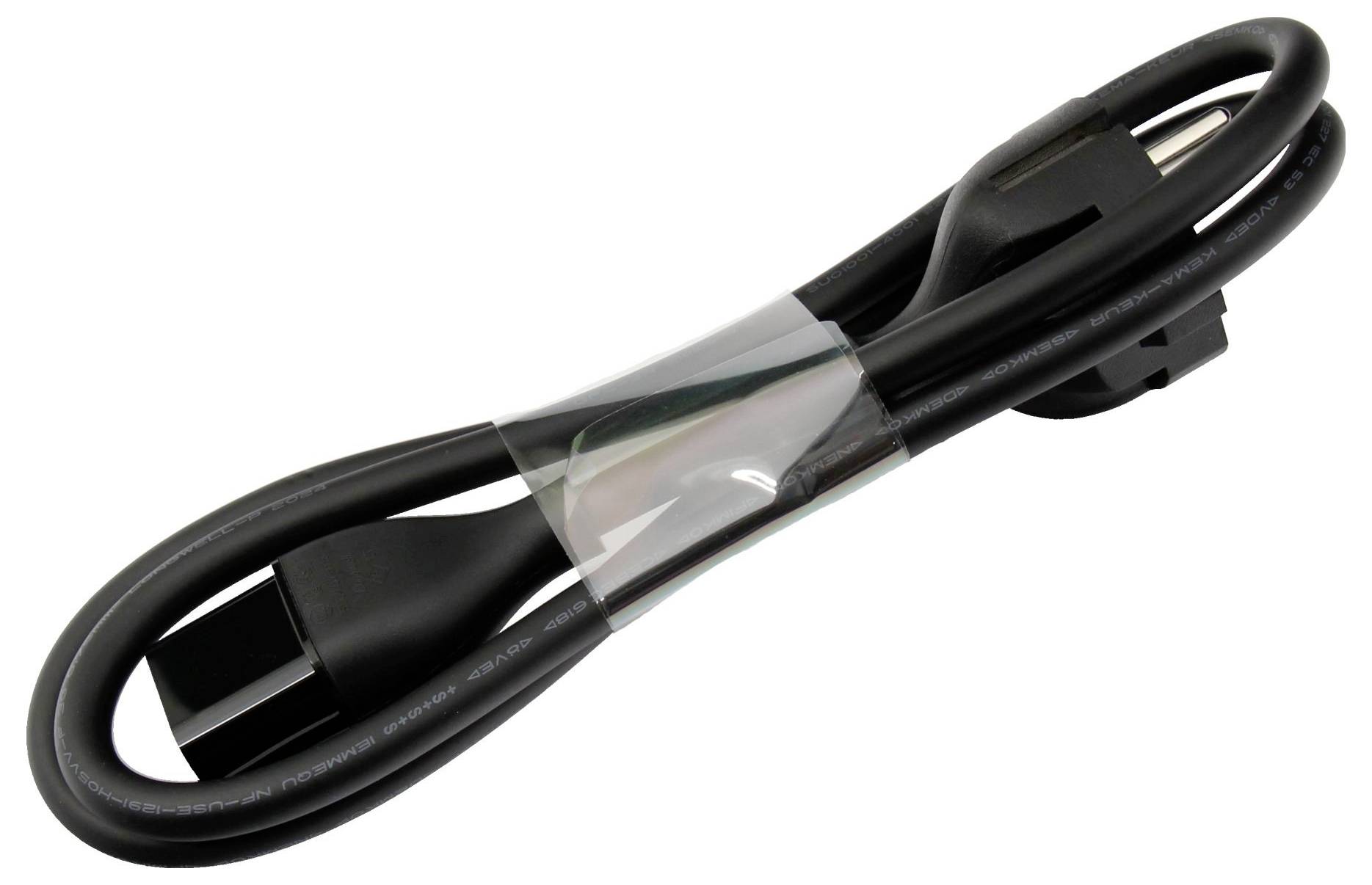 Černý napájecí kabel pečlivě stočený a zajištěný průhledným páskem, s běžnou třípólovou zástrčkou a obdélníkovým konektorem.