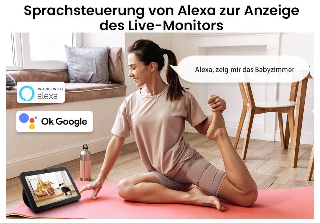 Žena cvičící jógu v obývacím pokoji používá hlasové ovládání s Alexou k zobrazení dětského monitoru. Text říká: Alexa, ukaž mi dětský pokoj.