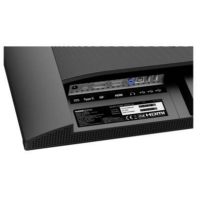 Pohled zezadu na monitor zobrazující porty včetně Type C, DP a HDMI vedle produktového štítku značky Hannspree.