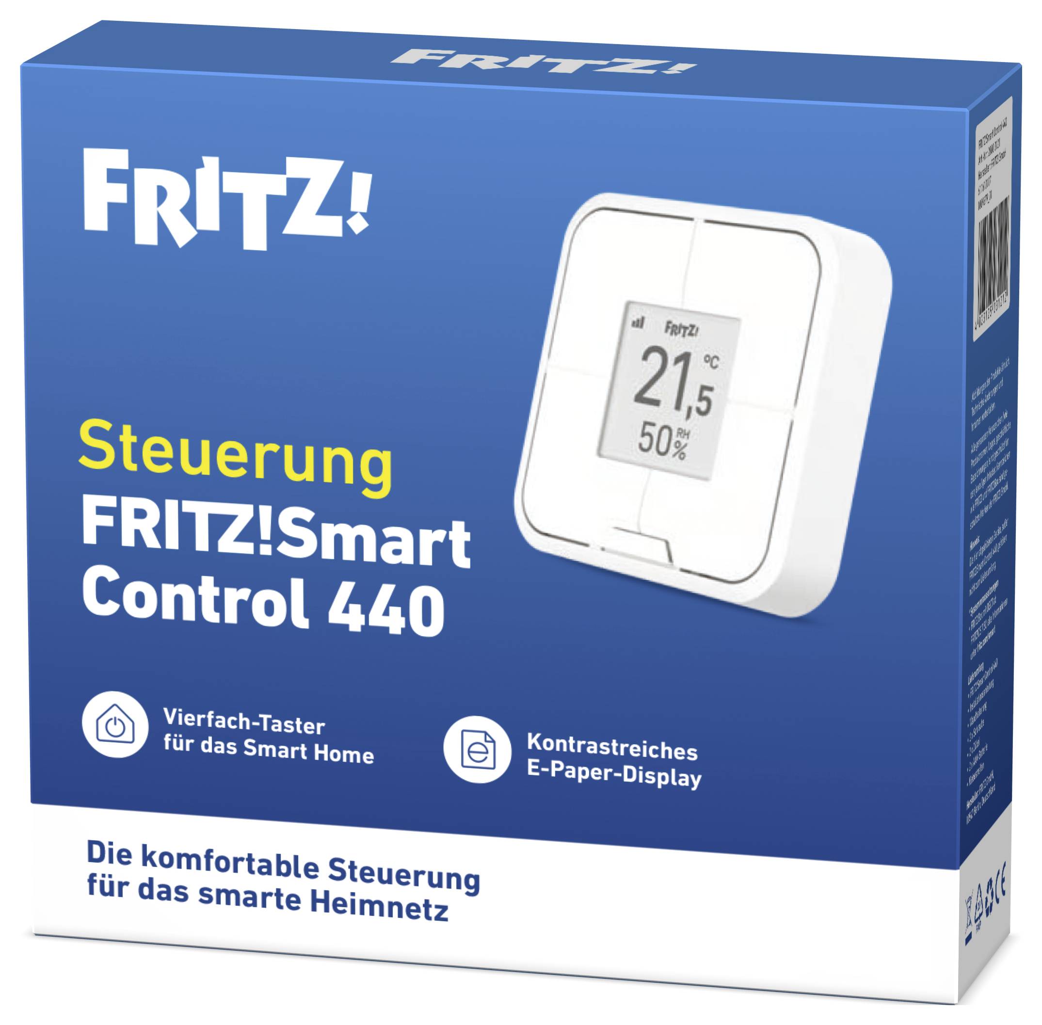 Krabice FRITZ! Smart Control 440 zobrazující chytré zařízení pro domácnost s displejem. Text zdůrazňuje jeho použití pro ovládání chytré domácnosti a funkce jako je elektronický papírový displej.