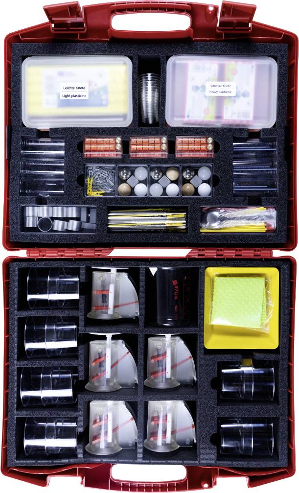 Organizovaná sada s různými pomůckami do vědecké laboratoře, včetně zkumavek, sklenic, odměrných pohárů, pipet a plastových nádob.