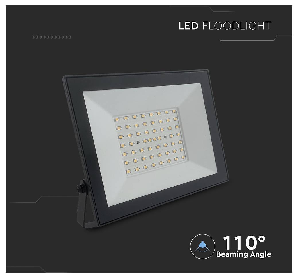 LED reflektor zobrazený s úhlem osvícení 110 stupňů, na tmavém pozadí.