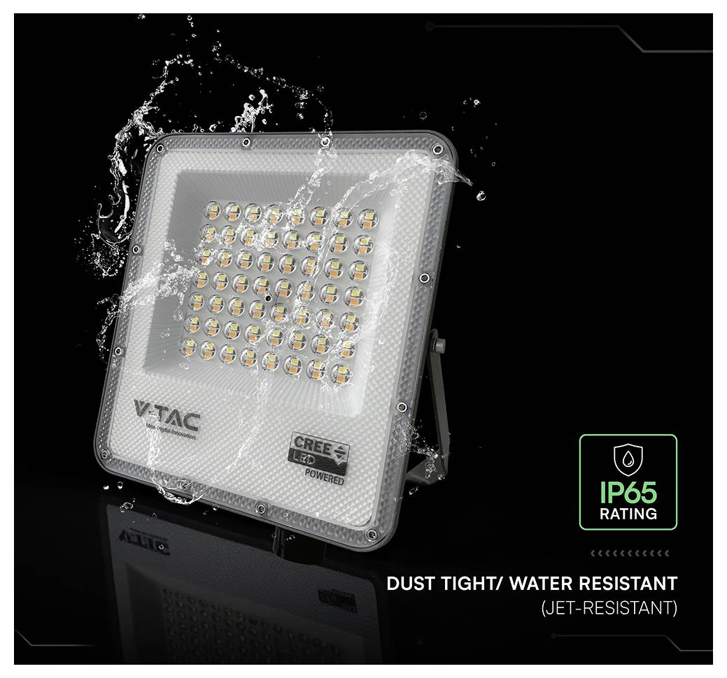 LED reflektor s vodními stříky, označující jeho krytí IP65 pro ochranu před prachem a tryskající vodou.