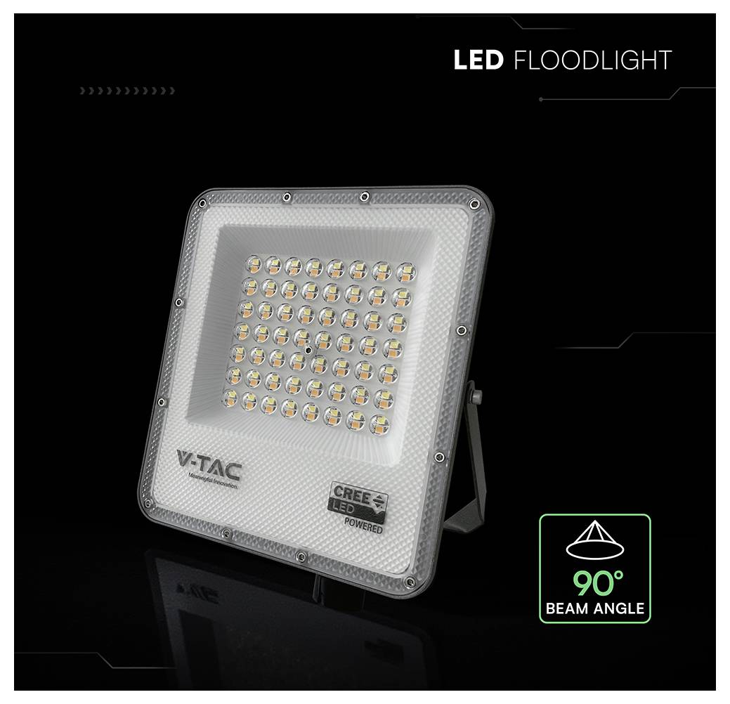 Čtvercový LED reflektor se 90stupňovým úhlem paprsku, vybavený několika LED žárovkami na přední straně. Označen značkou 'V-TAC' a 'Cree powered.'