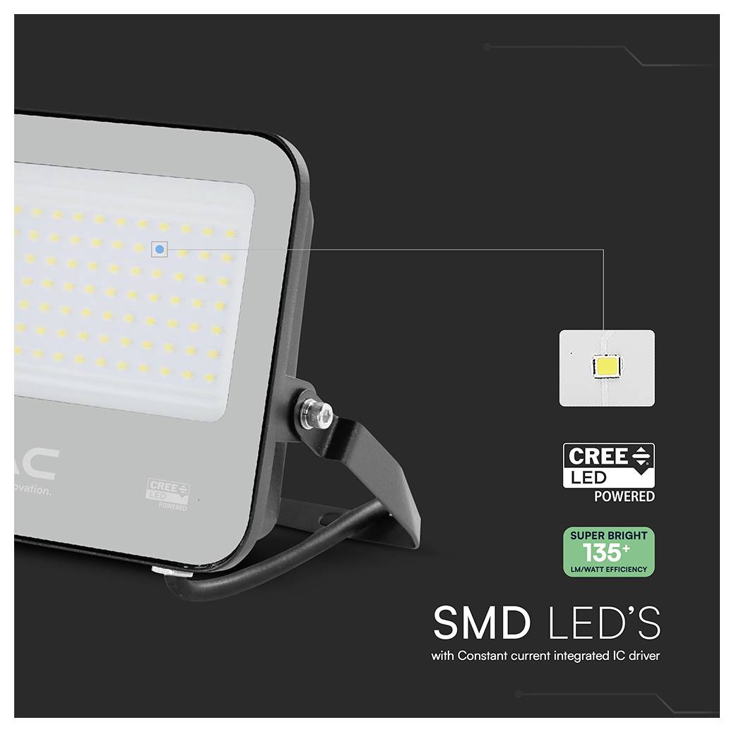 "Černý LED reflektor s několika malými žlutými LED čipy je zobrazen. Text uvádí: „SMD LED s integrovaným IC řidičem konstantního proudu.""