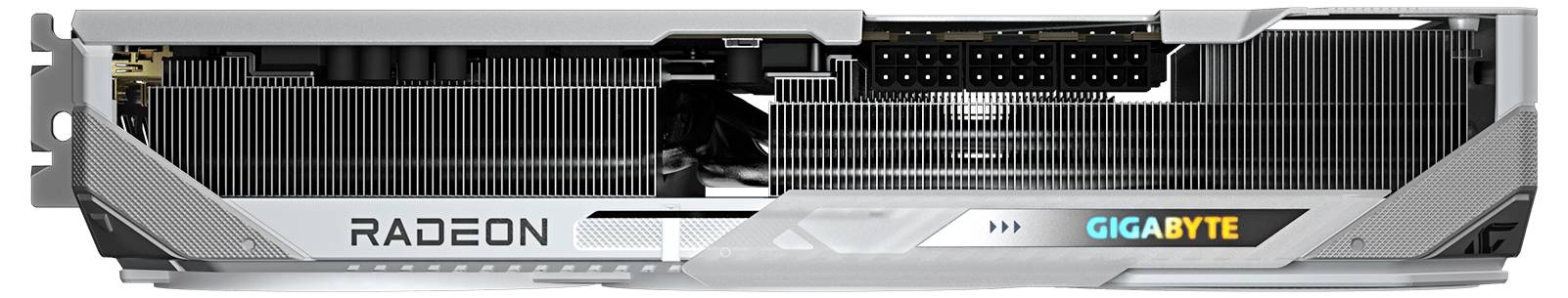 Grafická karta Gigabyte Radeon, pohled z boku, zobrazující chladicí žebra a firemní logo.