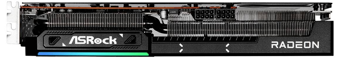 Grafická karta ASRock Radeon s elegantním černým designem s akcentem RGB osvětlení a viditelnými chladiči.