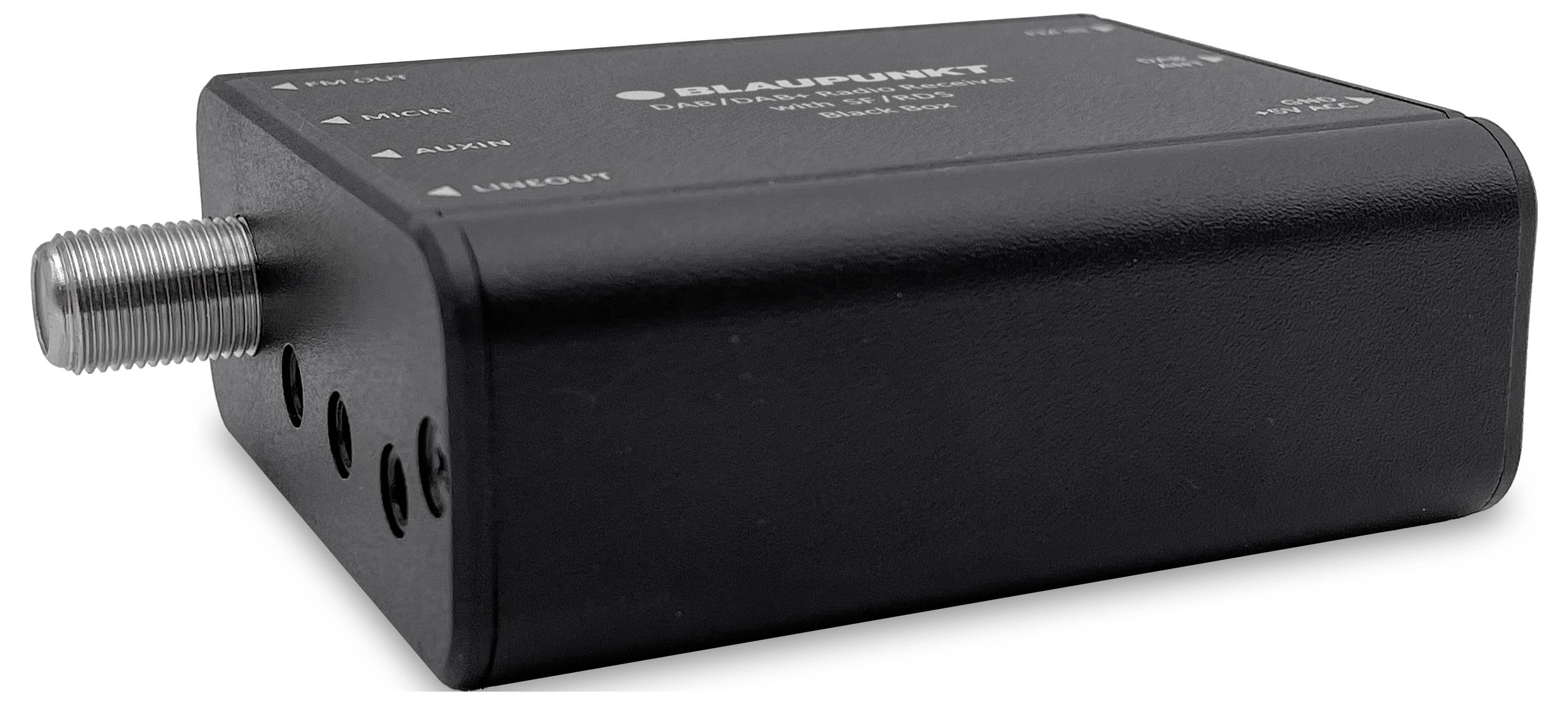 'Přijímač Blaupunkt TV, černý, obdélníkový se vstupem koaxiálního kabelu a označenými porty jako USB, LAN a HDMI na jeho stranách.'