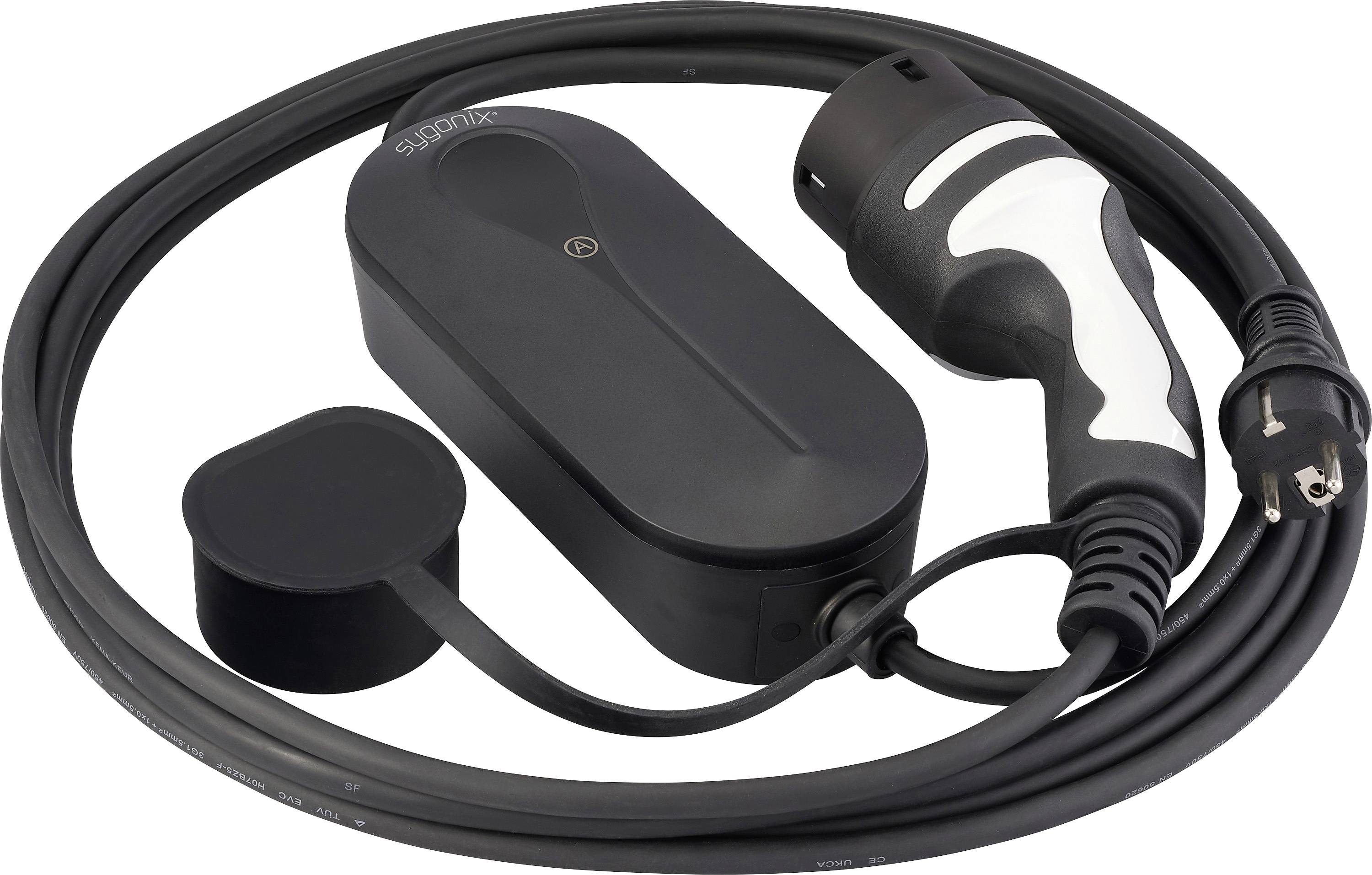 Přenosný kabel pro nabíjení elektromobilů s ovládací skříňkou, zásuvkou a ochranným čepcem navinutými dohromady na bílém pozadí.