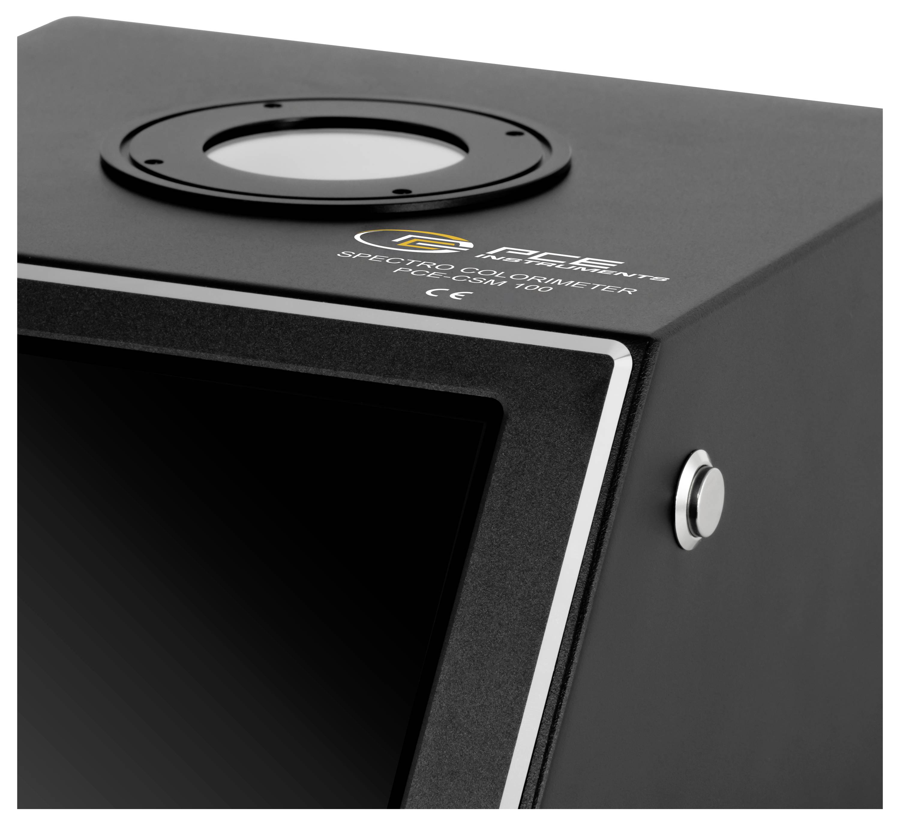 Černý počítačový box SPECS CO2 s kulatou horní montáží, přední otevíráním a postranním tlačítkem, zobrazeno v detailním záběru.