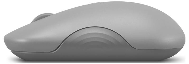Hladká, šedá počítačová myš, pohled ze strany, zobrazující její hladký, ergonomický design.