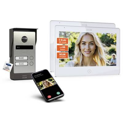 Videotelefon se záznamem ukazující ženu na displeji, s kompatibilitou chytrého telefonu. Panel uvádí funkce interkomu.