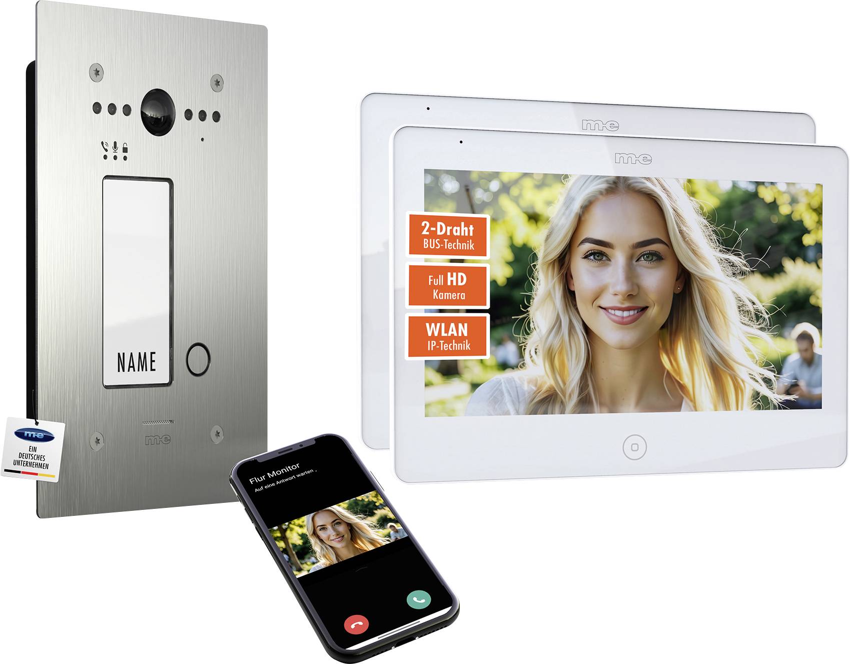 Systém chytrého zvonetku s obrazovkou videa a připojením do chytrého telefonu zobrazuje ženu na dvou digitálních panelech, což zdůrazňuje domácí bezpečnost.