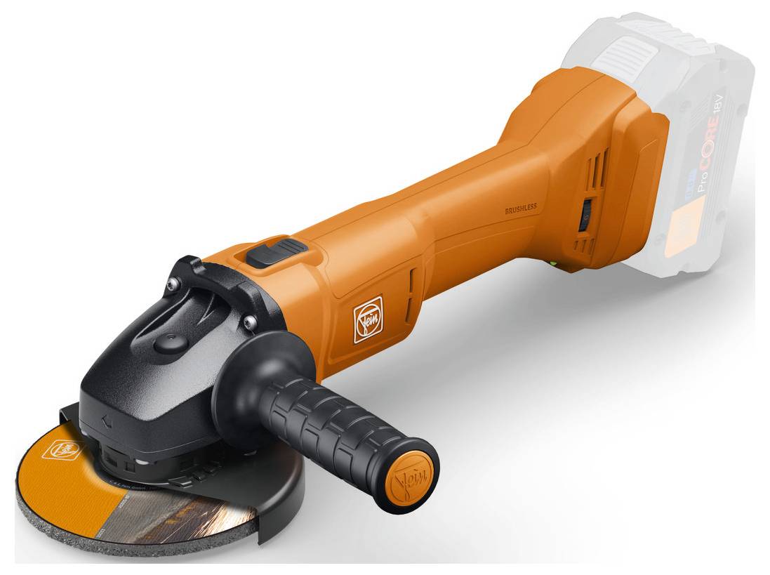 Oranžový ruční elektrický nástroj s kulatým kotouem a ergonomickým gripy rukojetí, používaný k řezání nebo broušení materiálů.