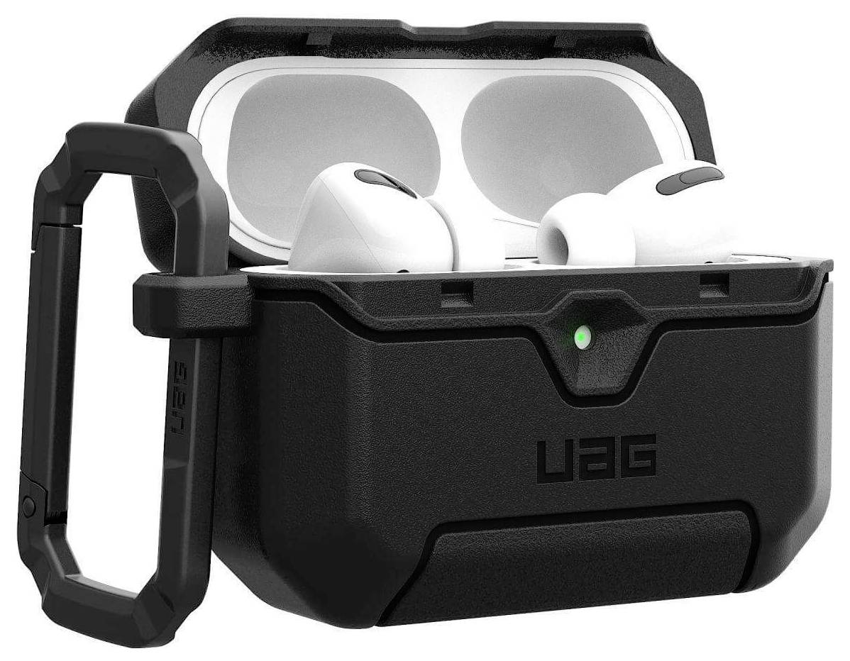 AirPods v černém odolném ochranném pouzdru s připevněným karabinou. Pouzdro je otevřené a ukazuje sluchátka a viditelné zelené indikační světlo.