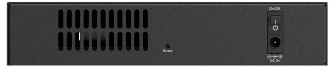 'Zadní pohled na černé elektronické zařízení s větranou mřížkou, tlačítkem reset a vstupem napájení označeným 'DC IN' vedle spínače 'Zapnuto/Vypnuto'.'