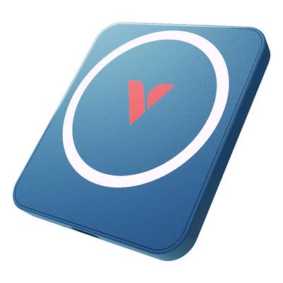 Ruka držící modrý Vodafone USB modem/klíček před obrazovkou tabletu.