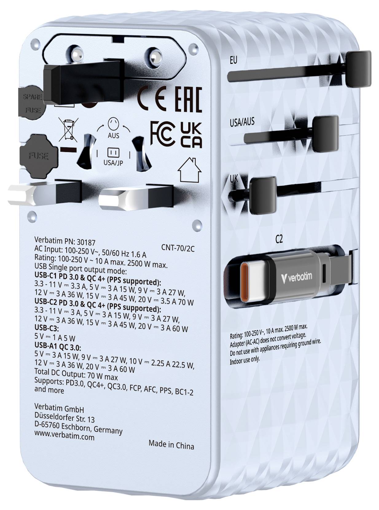 Univerzální cestovní adaptér s více typy zástrček a porty pro nabíjení USB, označený pro použití v EU, UK, USA/AUS a AU/JP.