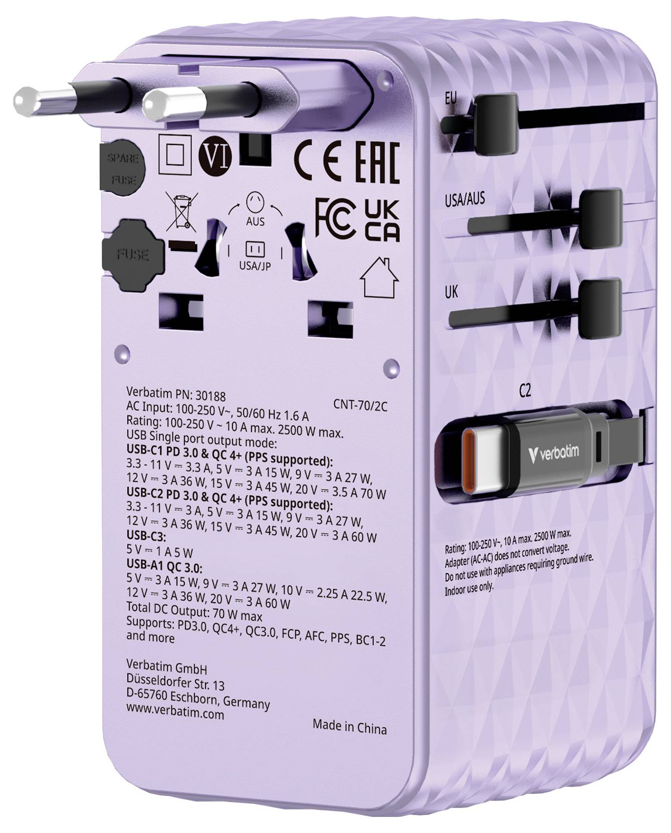 Univerzální cestovní adaptér Purple Verbatim s více typy zástrček a USB porty, označený pro použití v UK, US/AUS a EU.