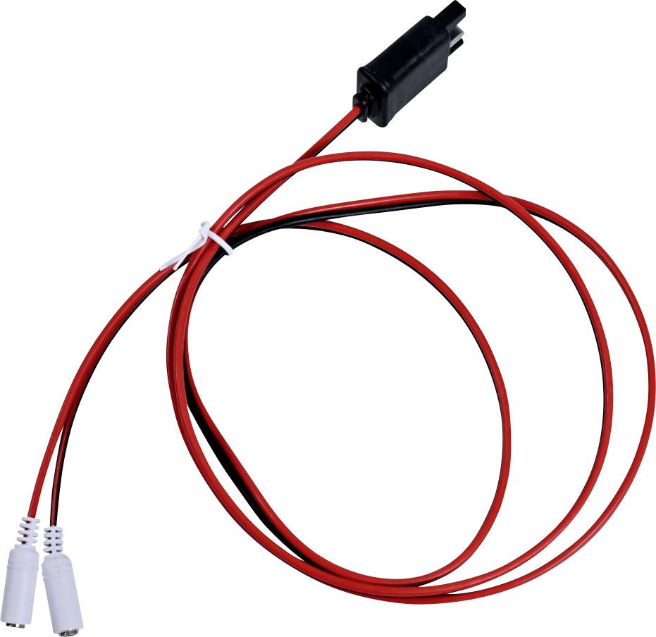 Červený a černý elektrický kabel se konektory, na jednom konci černá dvouramenná zástrčka a na druhém konci bílé duální konektory.