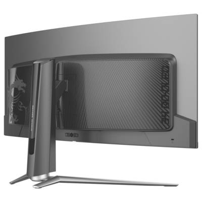 Zadní pohled na monitor s širokouhlou obrazovkou se štíhlým kovovým stojanem, ukazující strukturovaný zadní panel a značkovou grafiku na boku.