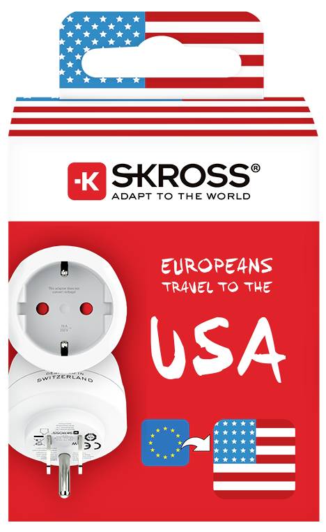 Červené balení pro cestovní adaptér s označením "Evropané cestují do USA." Obsahuje symboly evropských a amerických zásuvek a vlajky.