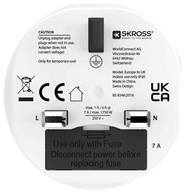 Adaptér SKROSS pro evropská zařízení na britské zásuvky, maximálně 7A, 1750W, 250V. Používejte pouze s pojistkou. Před výměnou pojistky odpojte napájení. Vyrobeno v Číně.