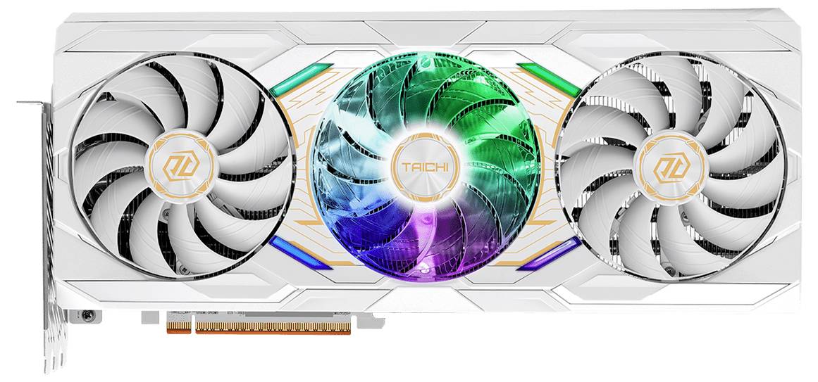 Bílá grafická karta se třemi ventilátory, středový ventilátor osvětlený vícebarevnými LED světly a dekorativní vzory obklopující je.