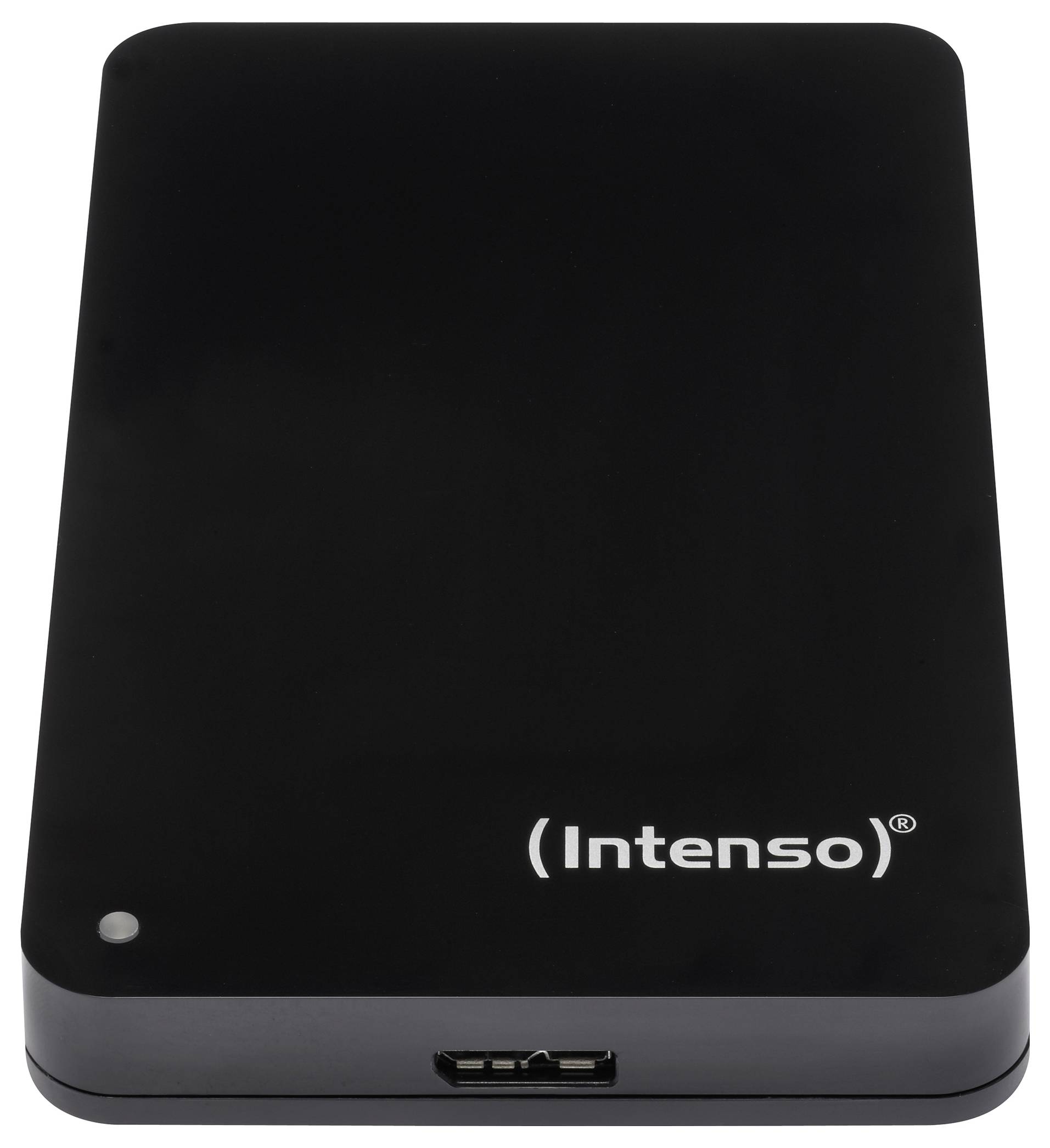 Černý externí pevný disk s značkou "Intenso" na přední straně, vybavený portem USB pro připojení.