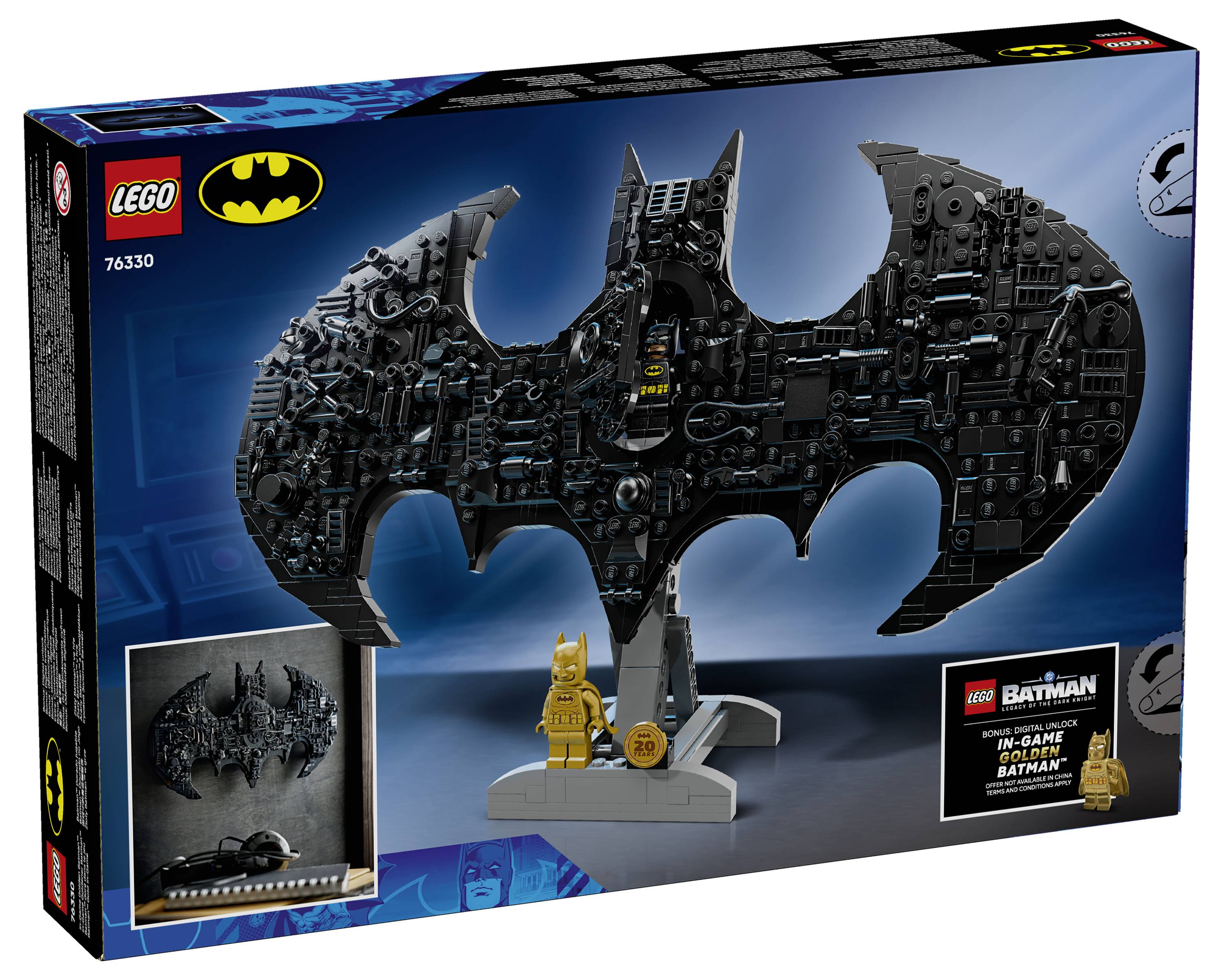 Sada na vystavení Lego Batman Batwing, číslo sady 76330, obsahující model Batwingu, zlatou figurku Batmana a stojan na vystavení v modré krabici.